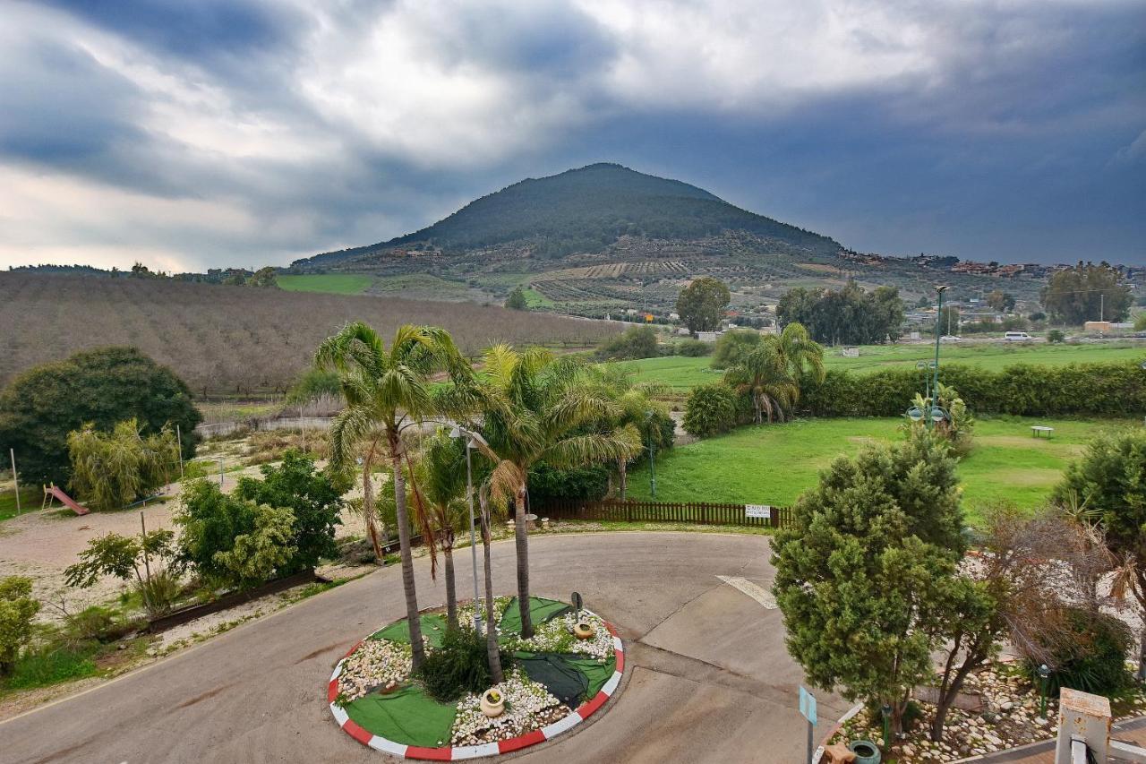 Pearl Of The Valley Hotel Kfar Tavor Dış mekan fotoğraf