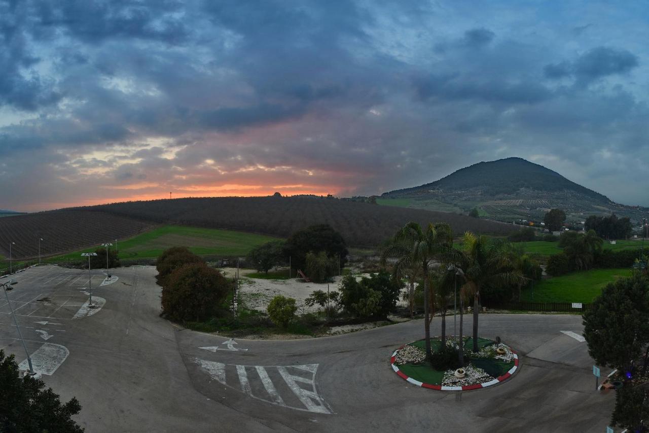 Pearl Of The Valley Hotel Kfar Tavor Dış mekan fotoğraf