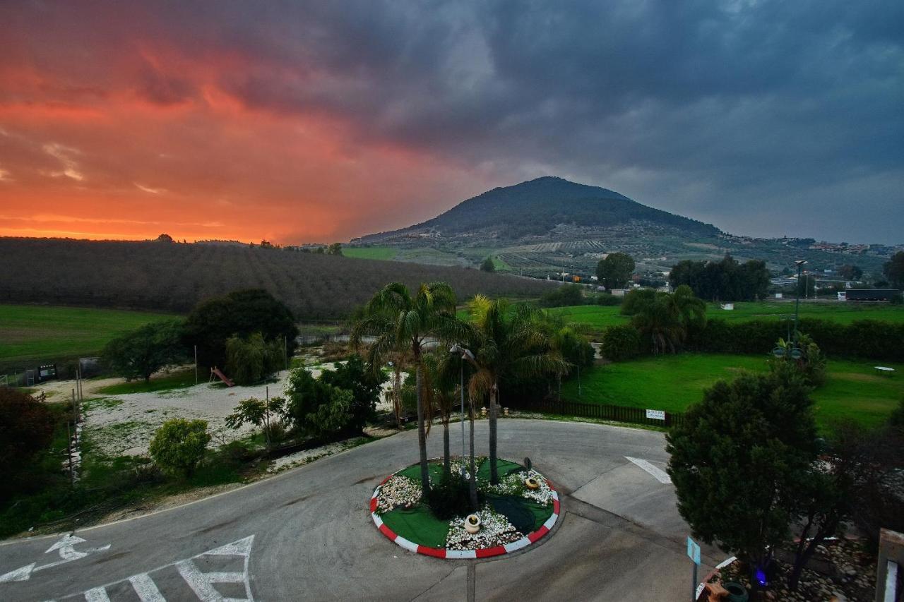 Pearl Of The Valley Hotel Kfar Tavor Dış mekan fotoğraf